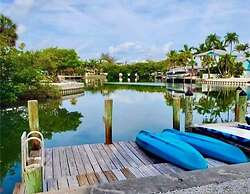 Coconut Bayou 2 Bedroom Home by RedAwning