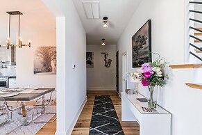 Modern! New! Built! Duplex! For Families! In Clt! 3 Bedroom Duplex by 