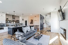 Modern! New! Built! Duplex! For Families! In Clt! 3 Bedroom Duplex by 