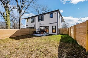Modern! New! Built! Duplex! For Families! In Clt! 3 Bedroom Duplex by 