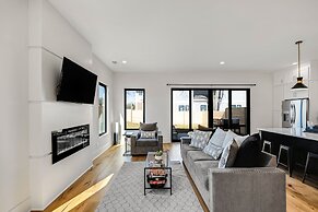 Modern! New! Built! Duplex! For Families! In Clt! 3 Bedroom Duplex by 