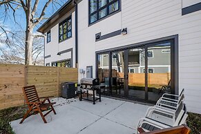 Modern! New! Built! Duplex! For Families! In Clt! 3 Bedroom Duplex by 
