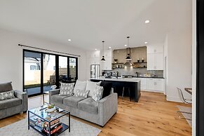 Modern! New! Built! Duplex! For Families! In Clt! 3 Bedroom Duplex by 