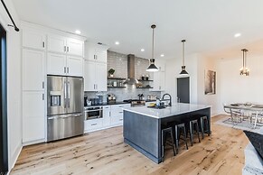 Modern! New! Built! Duplex! For Families! In Clt! 3 Bedroom Duplex by 