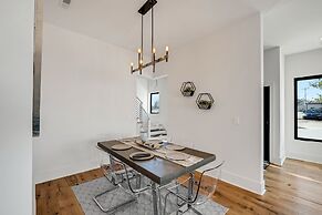 Modern! New! Built! Duplex! For Families! In Clt! 3 Bedroom Duplex by 