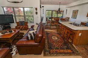 Seven Springs 4 BR Premium Condo, Mountain Views! by RedAwning - Save