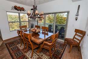 Seven Springs 4 BR Premium Condo, Mountain Views! by RedAwning - Save