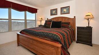 Seven Springs 4 BR Premium Condo, Deck with Views by RedAwning - Save