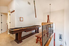 Seven Springs 4 BR Premium Condo, Deck with Views by RedAwning - Save