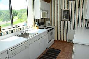Seven Springs 2 BR Deluxe Condo, Mountain Views! by RedAwning - Save 1