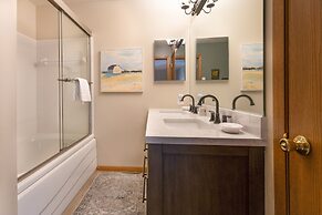 Seven Springs Meadowridge 3 Bedroom Premier Condo - Sleeps 10, Pet Fri