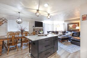 Seven Springs Meadowridge 3 Bedroom Premier Condo - Sleeps 10, Pet Fri