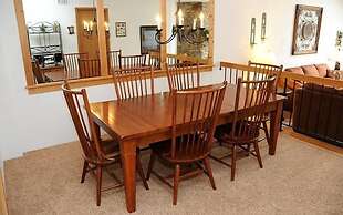 Seven Springs 2 BR Condo - Deck and Mountain Views by RedAwning - Save