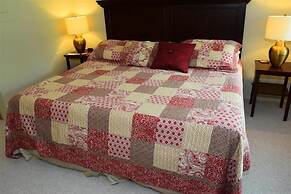 Seven Springs Sunridge 2 Bedroom Deluxe Condo, Ski-In/Out! by RedAwnin