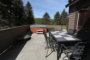 Seven Springs Sunridge 3 Bedrooms Premium Condo, Private Hot Tub! by R