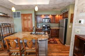 Seven Springs Sunridge 3 Bedrooms Premium Condo, Private Hot Tub! by R