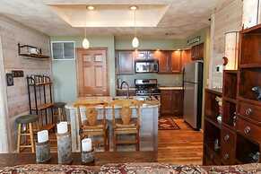 Seven Springs Sunridge 3 Bedrooms Premium Condo, Private Hot Tub! by R