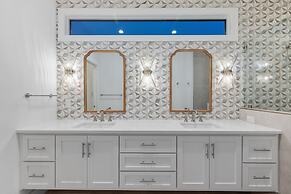 Guadalupe Bluff Modern House 5 Bedroom Home by RedAwning