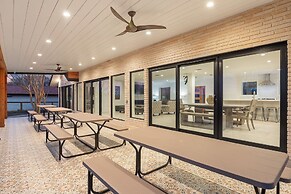 Guadalupe Bluff Modern House 5 Bedroom Home by RedAwning