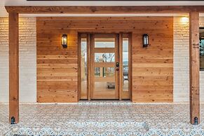 Guadalupe Bluff Modern House 5 Bedroom Home by RedAwning