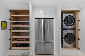 Guadalupe Bluff Modern House 5 Bedroom Home by RedAwning