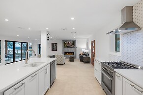 Guadalupe Bluff Modern House 5 Bedroom Home by RedAwning