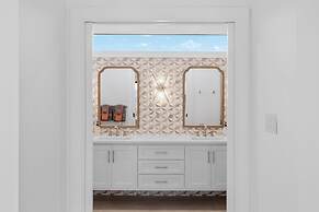 Guadalupe Bluff Modern House 5 Bedroom Home by RedAwning