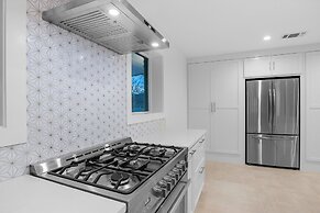 Guadalupe Bluff Modern House 5 Bedroom Home by RedAwning