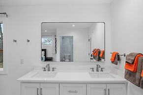 Guadalupe Bluff Modern House 5 Bedroom Home by RedAwning