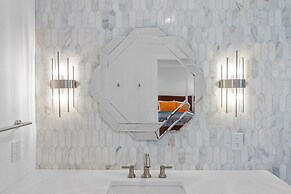 Guadalupe Bluff Modern House 5 Bedroom Home by RedAwning