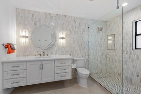 Guadalupe Bluff Modern House 5 Bedroom Home by RedAwning