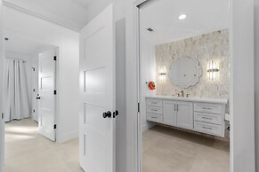 Guadalupe Bluff Modern House 5 Bedroom Home by RedAwning