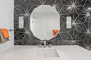 Guadalupe Bluff Modern House 5 Bedroom Home by RedAwning