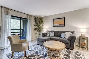 3e Amelia Landings 2 Bedroom Condo by RedAwning