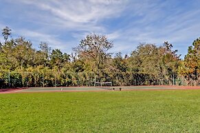 3e Amelia Landings 2 Bedroom Condo by RedAwning