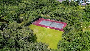 3e Amelia Landings 2 Bedroom Condo by RedAwning