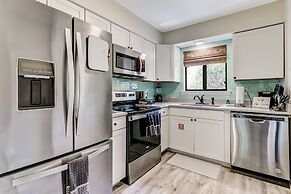 3e Amelia Landings 2 Bedroom Condo by RedAwning