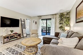 3e Amelia Landings 2 Bedroom Condo by RedAwning