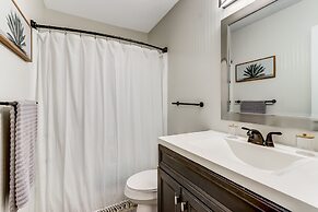 3e Amelia Landings 2 Bedroom Condo by RedAwning