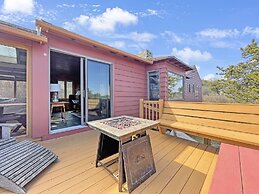 Ragged Rocks - Warm And Inviting Cottage With Uninterrupted Ocean View