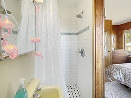 Ragged Rocks - Warm And Inviting Cottage With Uninterrupted Ocean View