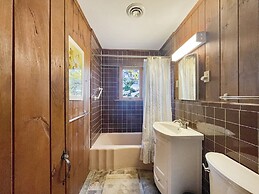 Ragged Rocks - Warm And Inviting Cottage With Uninterrupted Ocean View