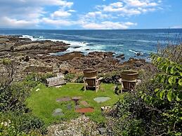 Ragged Rocks - Warm And Inviting Cottage With Uninterrupted Ocean View