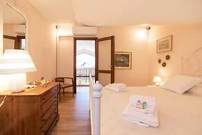 Maison Jaune by Wonderful Italy