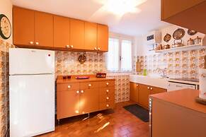 Maison Jaune by Wonderful Italy