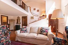 Maison Jaune by Wonderful Italy