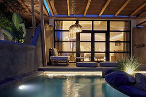 Oscar Beachfront Suites-Adults Only