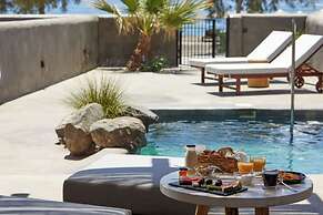 Oscar Beachfront Suites-Adults Only