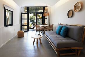 Oscar Beachfront Suites-Adults Only