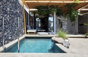 Oscar Beachfront Suites-Adults Only